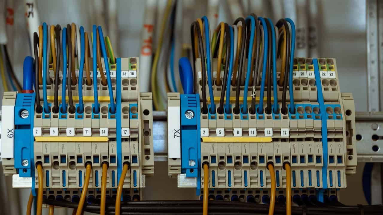 Taken Wire 1098059 1280